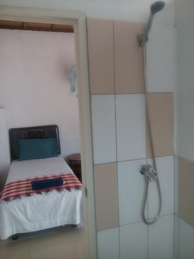 Izaac'S Bed & Breakfast Lovina Kültér fotó