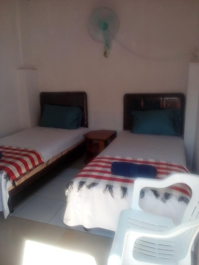 Izaac'S Bed & Breakfast Lovina Kültér fotó